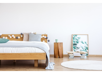 Which is Best: Wooden or Upholstered Beds?